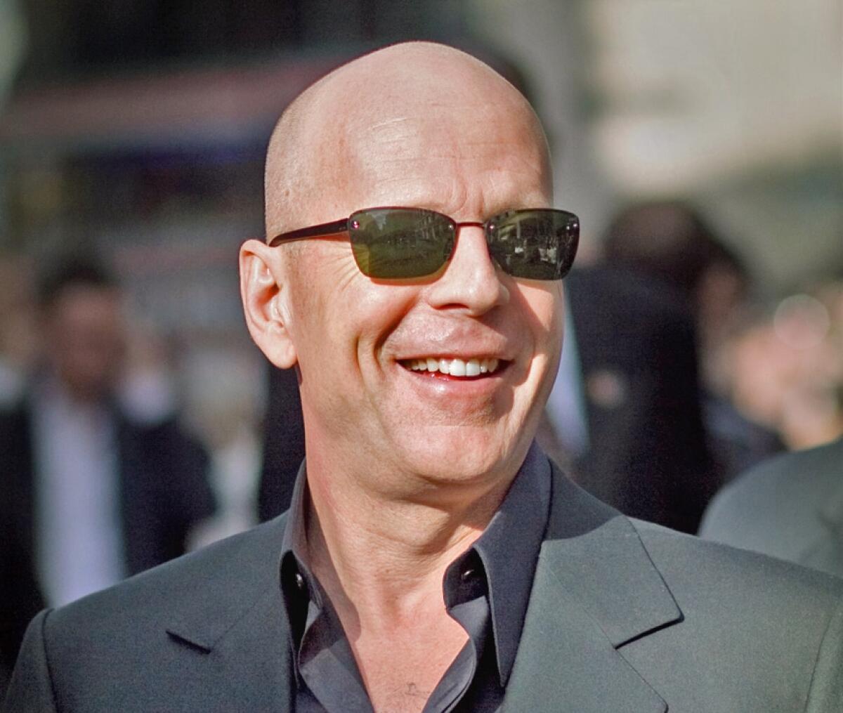 Bruce Willis si ritira: soffre di afasia che gli impedisce di recitare - 
