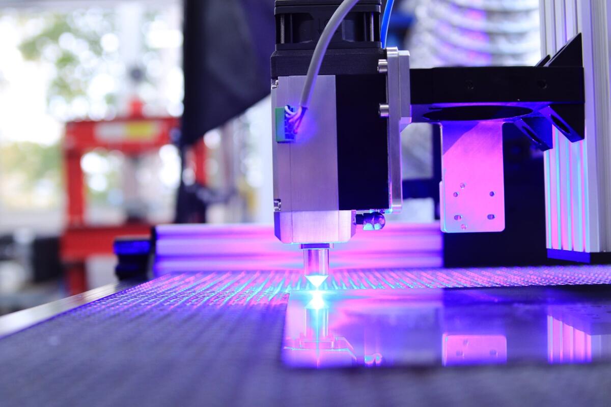 Macchine CNC: scopriamo questi dispositivi così diffusi nelle industrie moderne - 