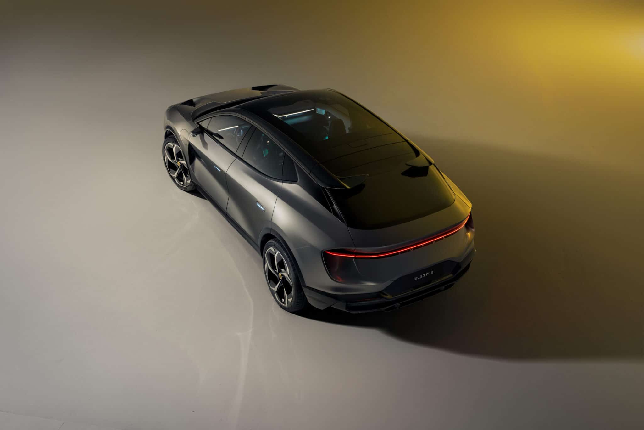 Lotus Eletre: il primo Hyper-SUV elettrico al mondo