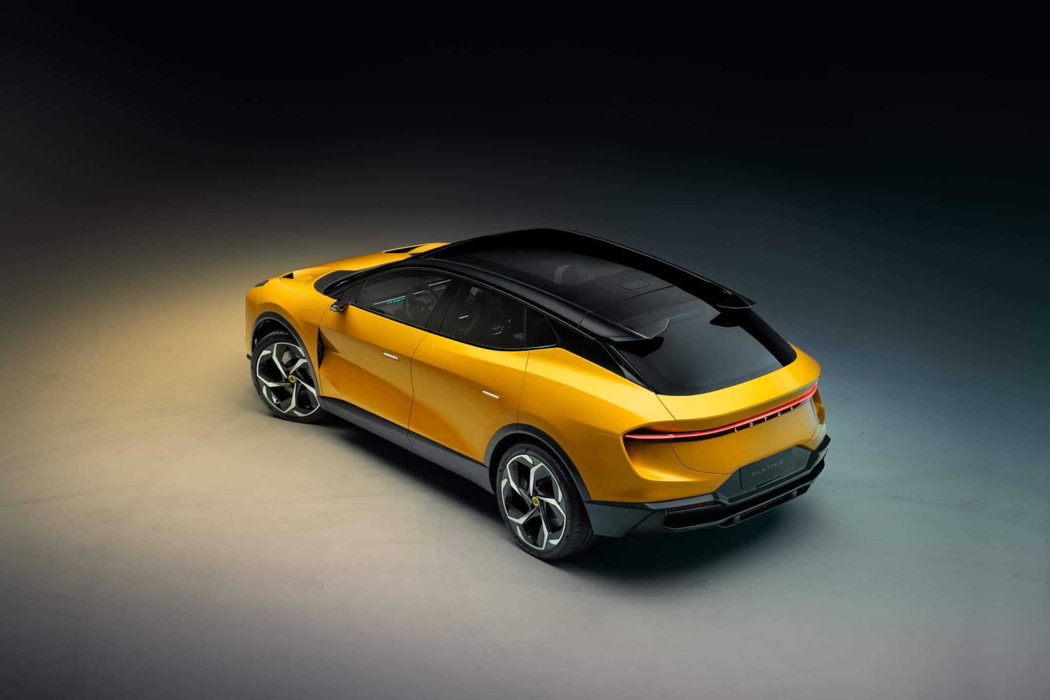 Lotus Eletre: il primo Hyper-SUV elettrico al mondo