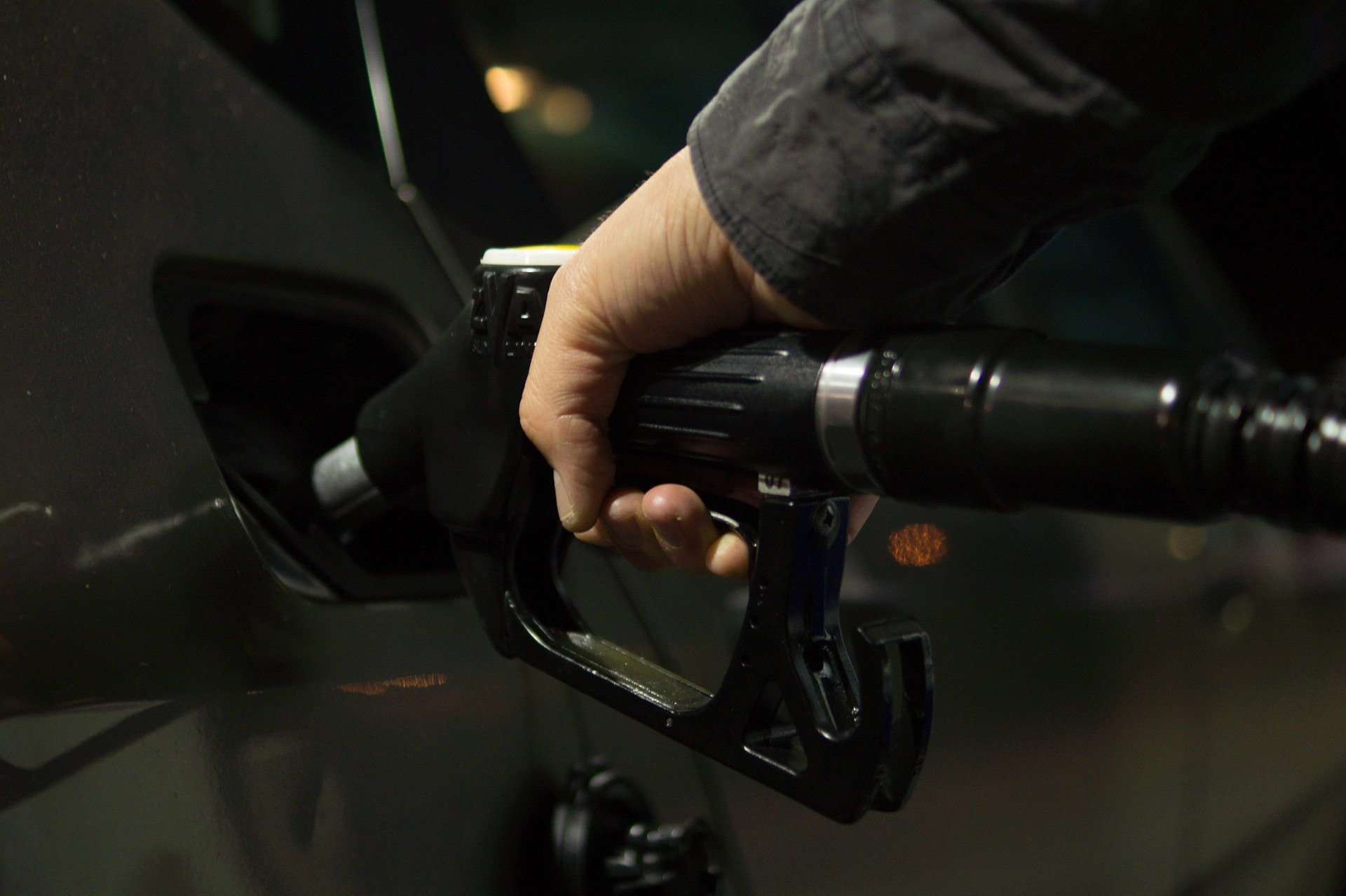 benzina costa meno del diesel