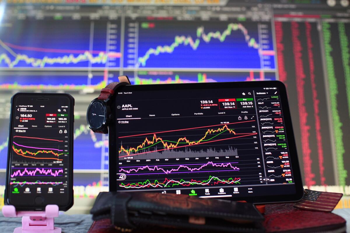 Investimenti online: è allarme truffe nel trading, ecco come riconoscerle - pixabay.com