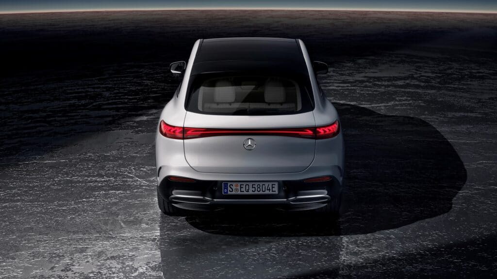 EQS SUV: ecco la Mercedes elettrica top di gamma che sfiderà la BMW iX