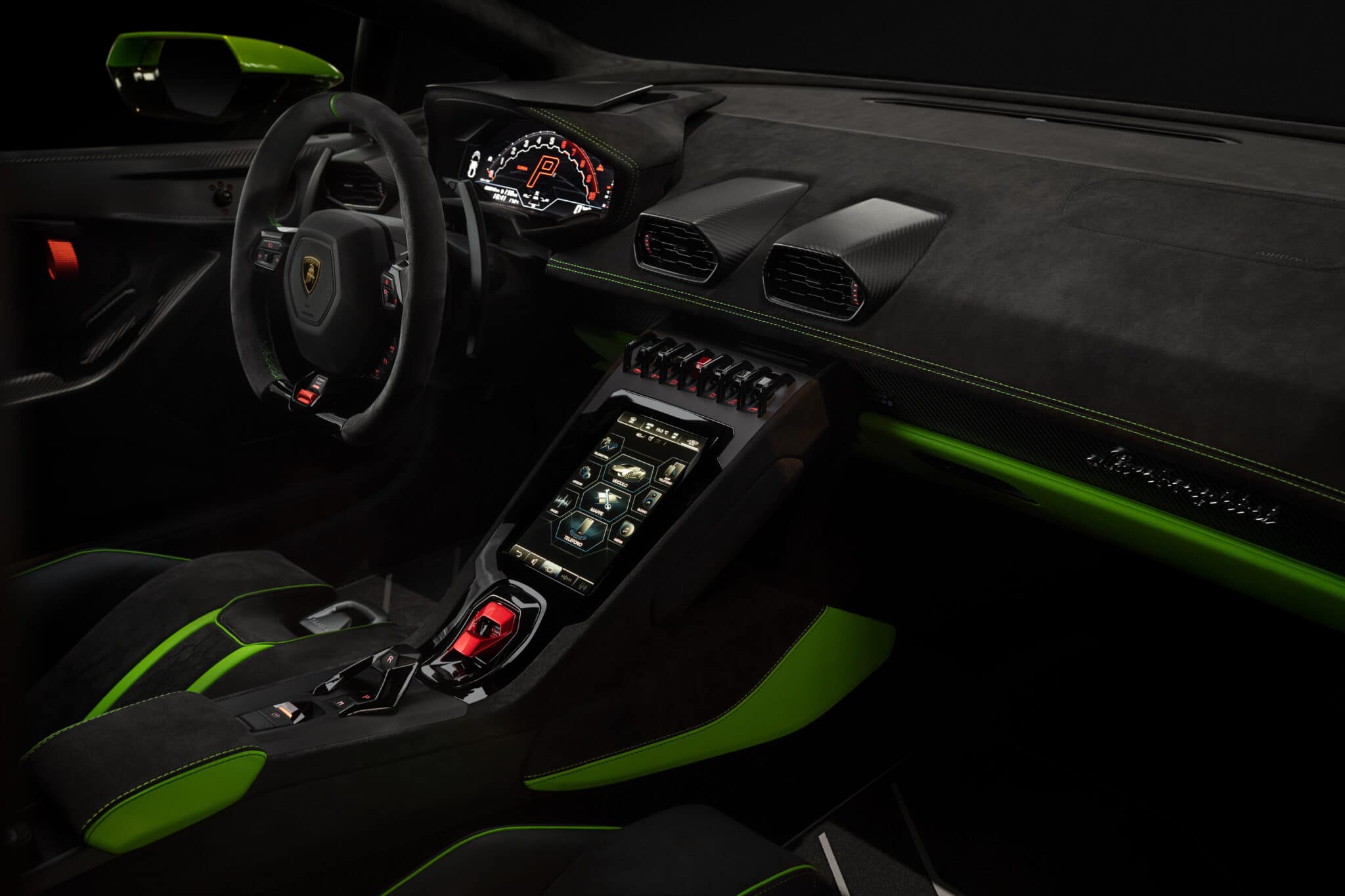 Interni Huracan Tecnica