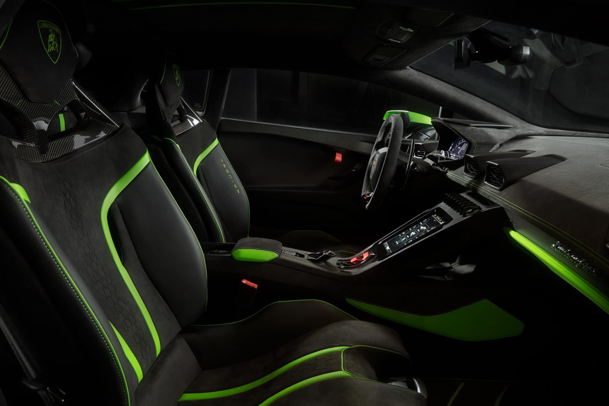Interni Huracan Tecnica