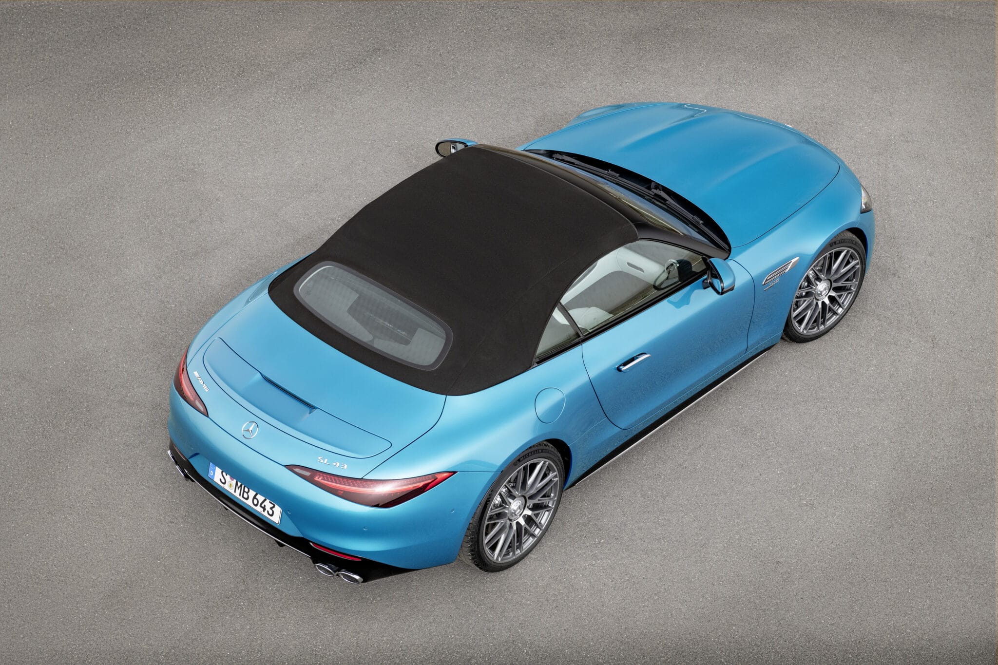 Mercedes-AMG SL 43: l'entry level con tecnologia da Formula 1