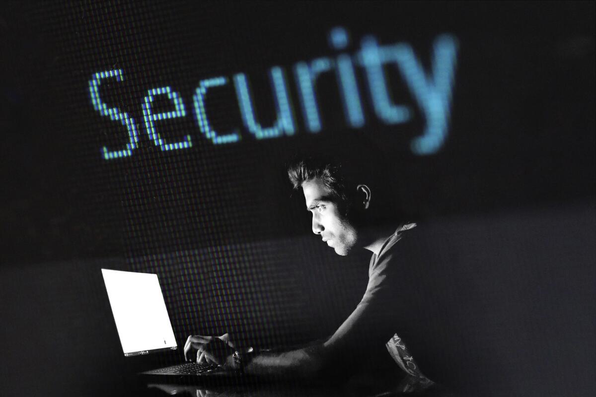 Spiare oltre i muri mediante i segnali  WiFi: come funziona? - 