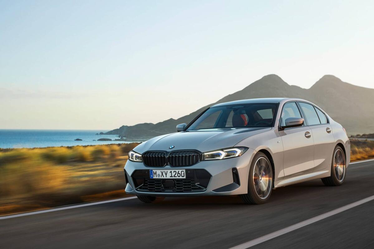 Bmw Serie 3 si aggiorna per il 2022 - 