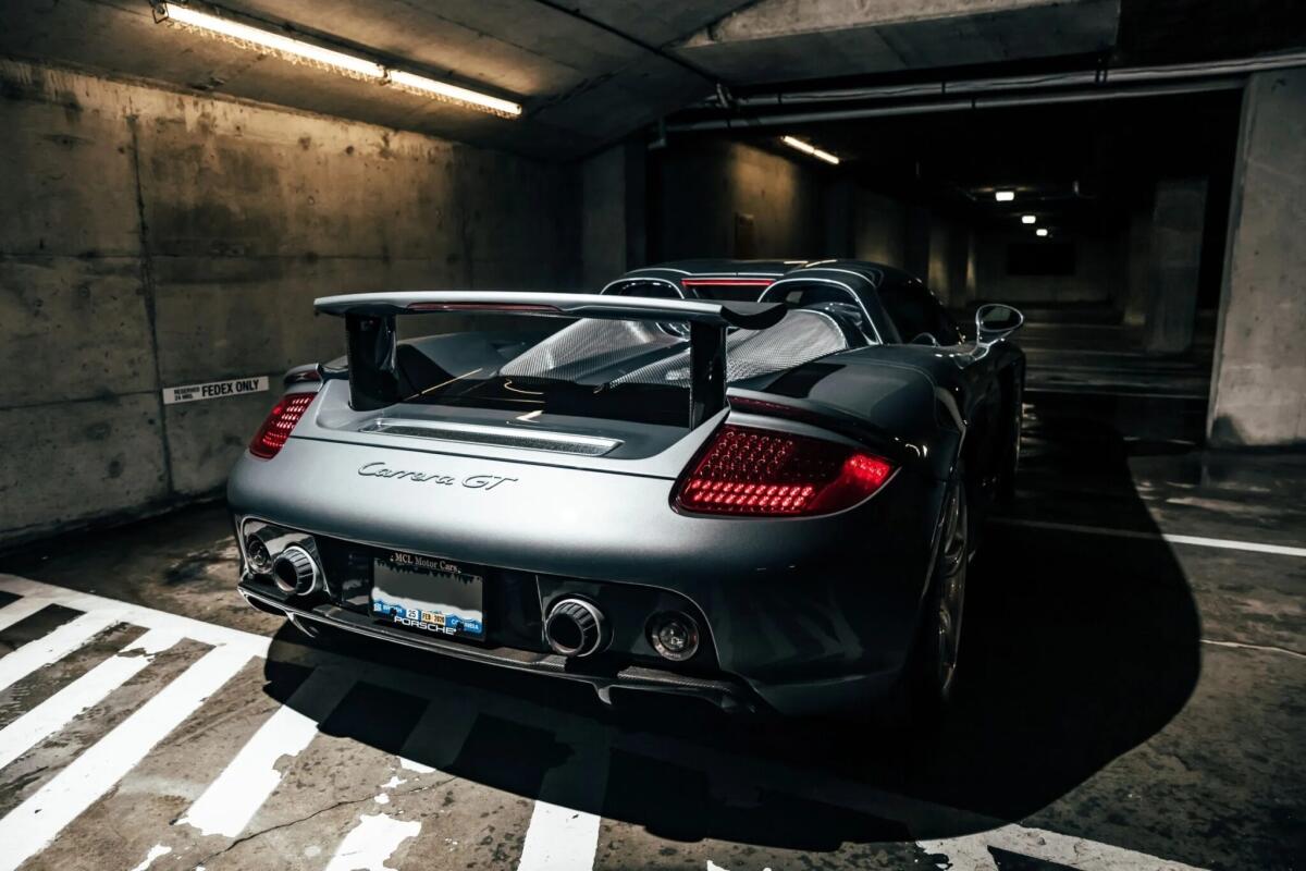 Porsche Carrera GT: la supercar con il V10 progettato per la 24 Ore di Le Mans - 