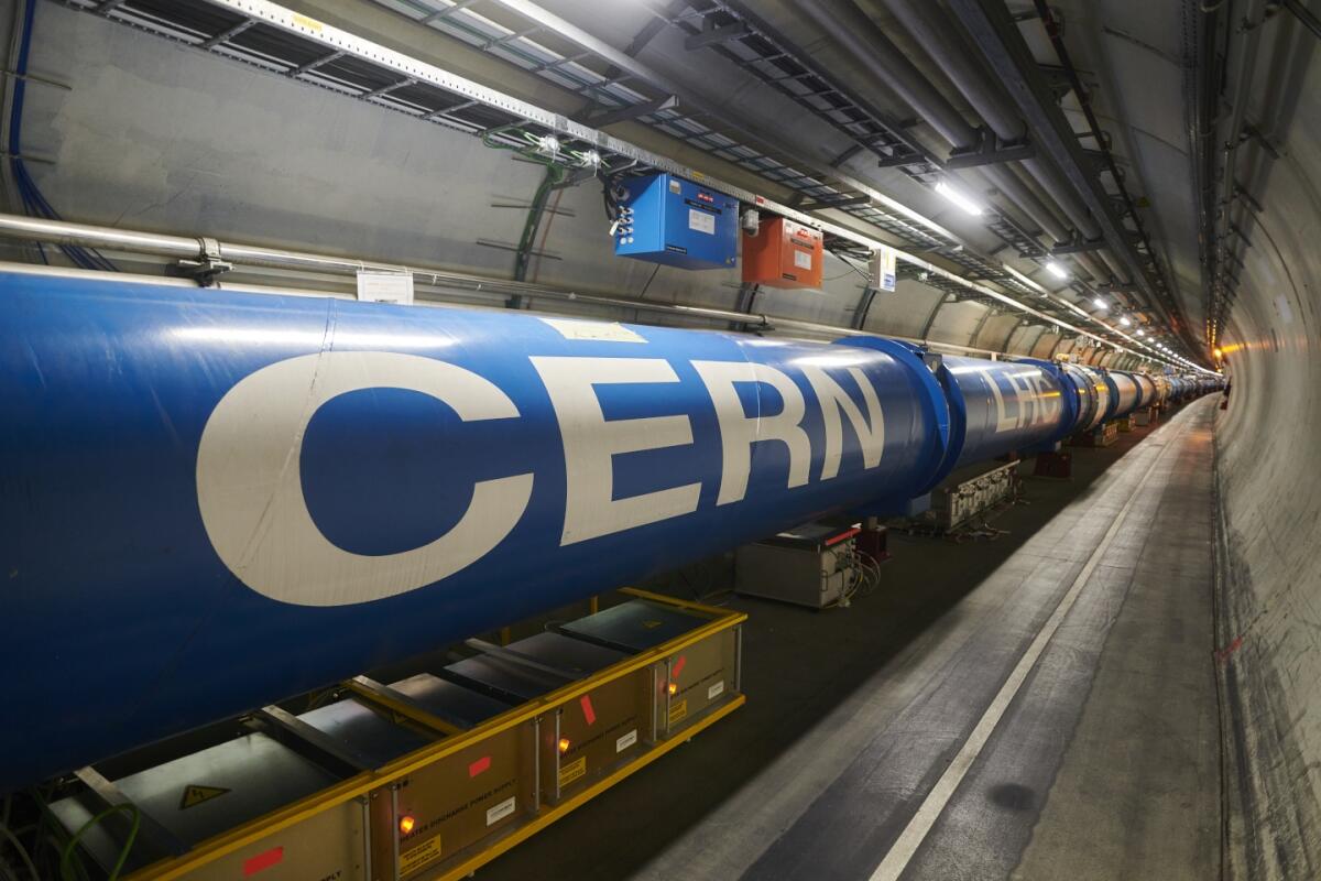 CERN, l'acceleratore di particelle si riavvia e raggiunge un nuovo record - 