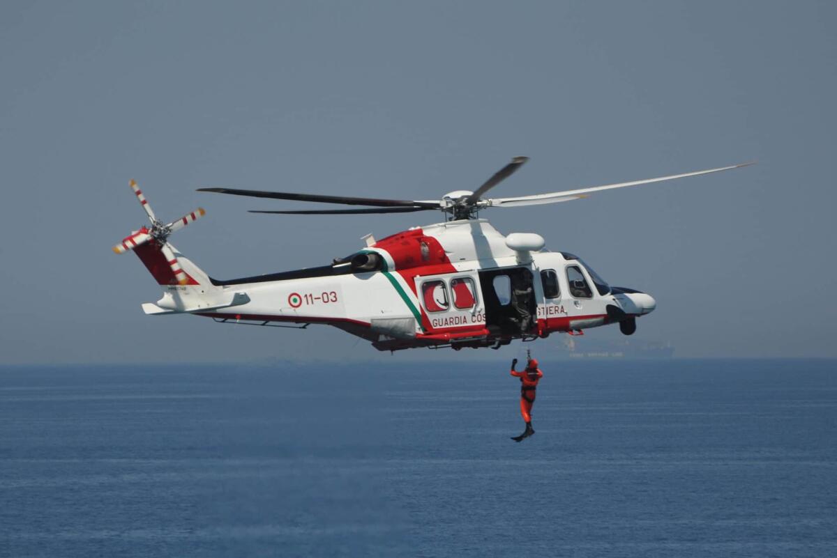 Rimorchiatore affonda al largo della Puglia: 7 dispersi e due morti - 