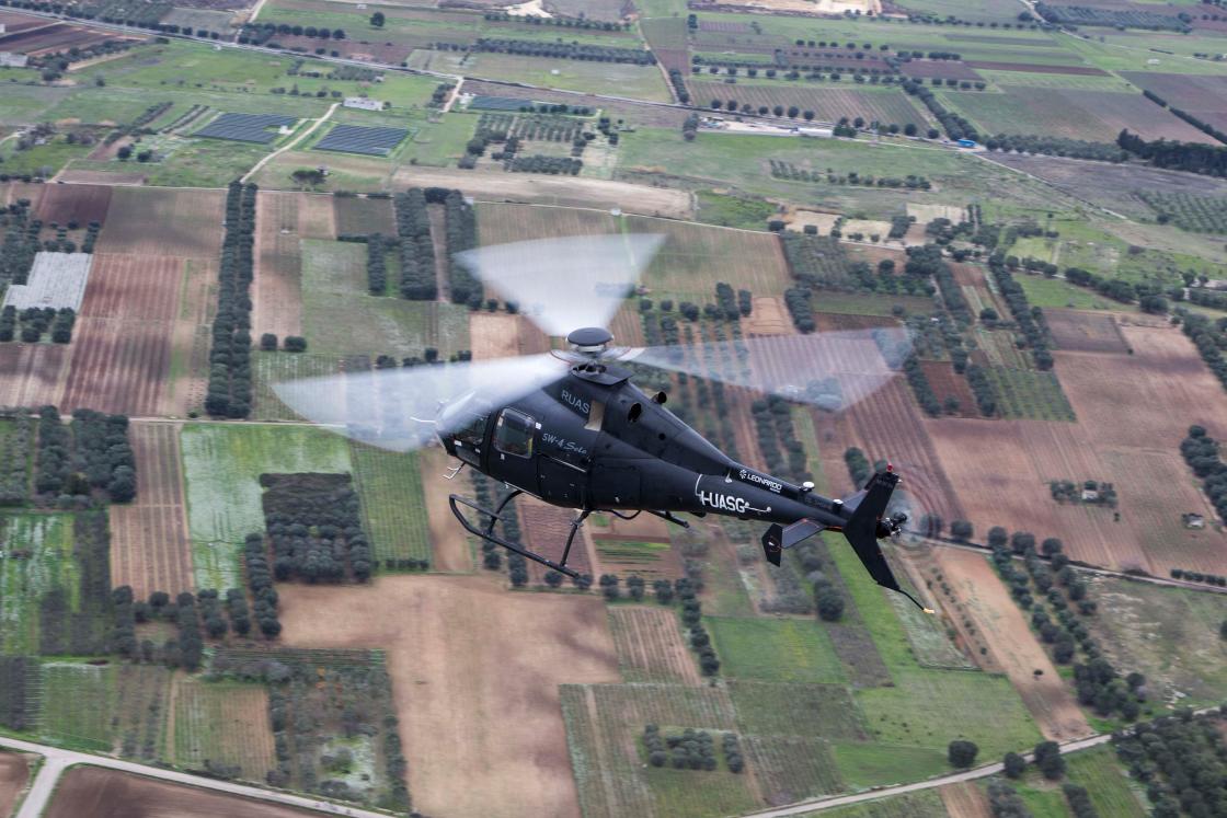 Il prototitpo SW-4 Solo di Leonardo in fase di volo, pilotato da terra. Credits: Leonardo