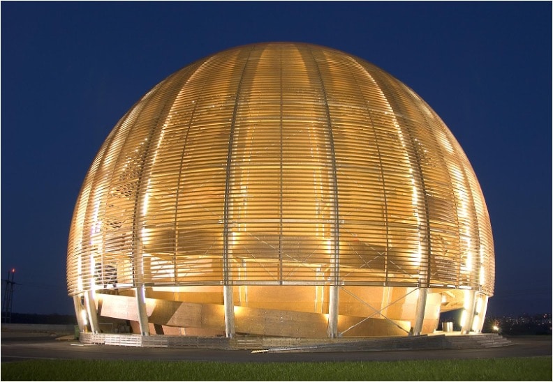 La struttura principale del CERN di notte. Credits: CERN