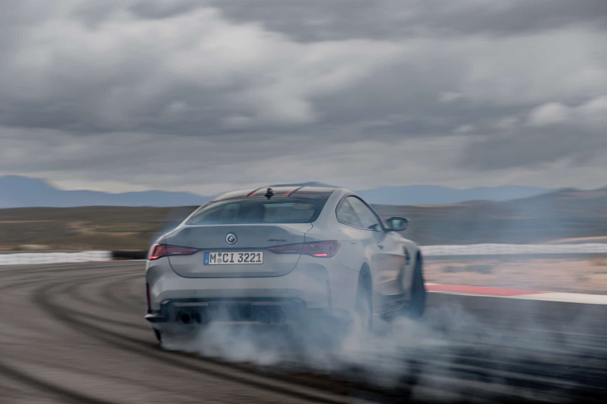 BMW M4 CSL, nata per aggredire i cordoli
