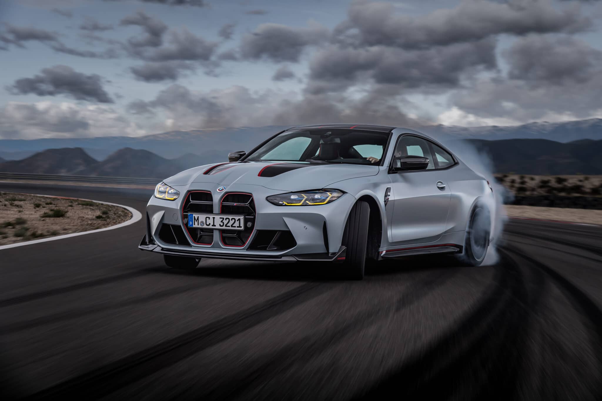 BMW M4 CSL, nata per aggredire i cordoli