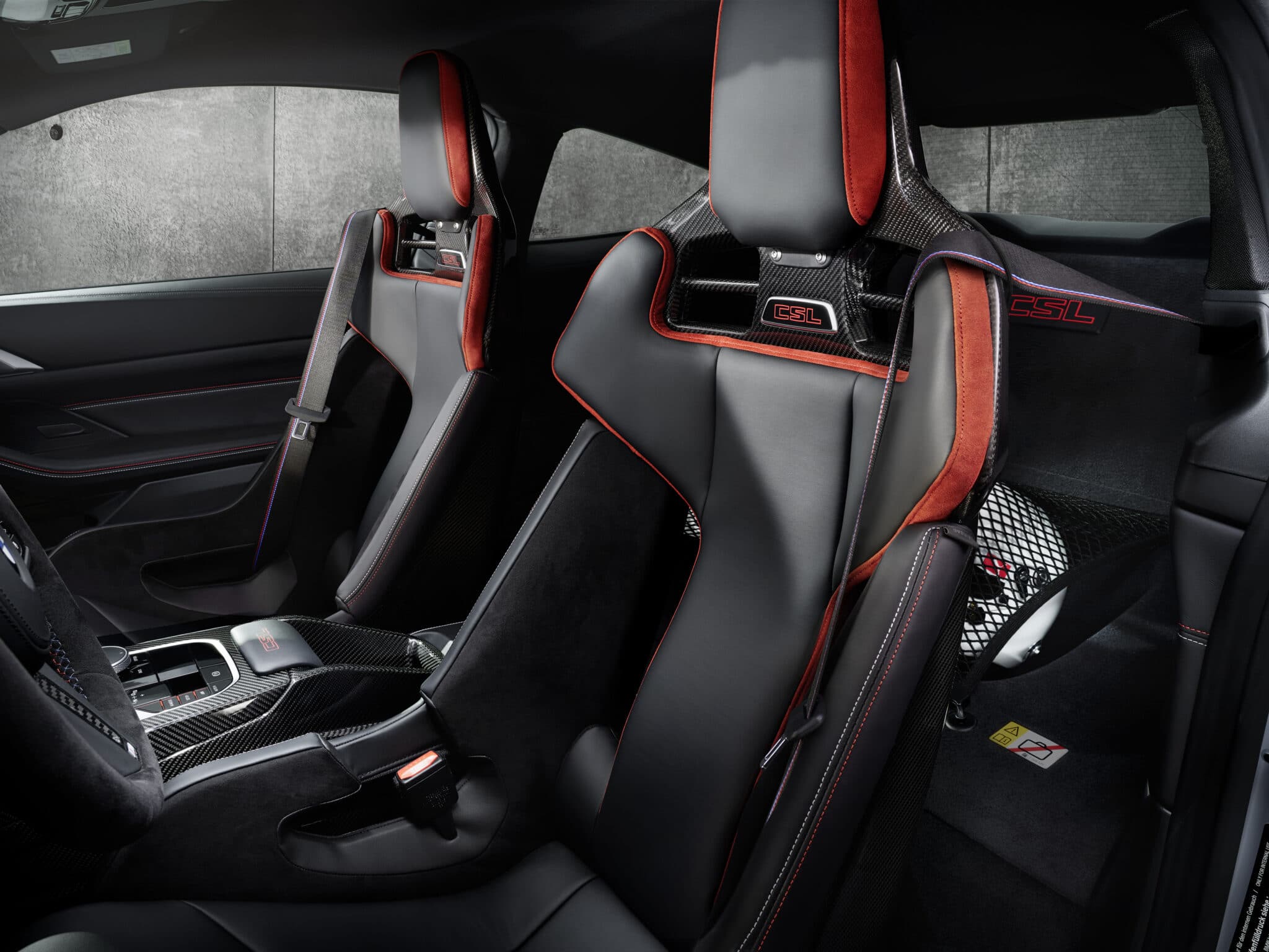 BMW M4 CSL, nata per aggredire i cordoli