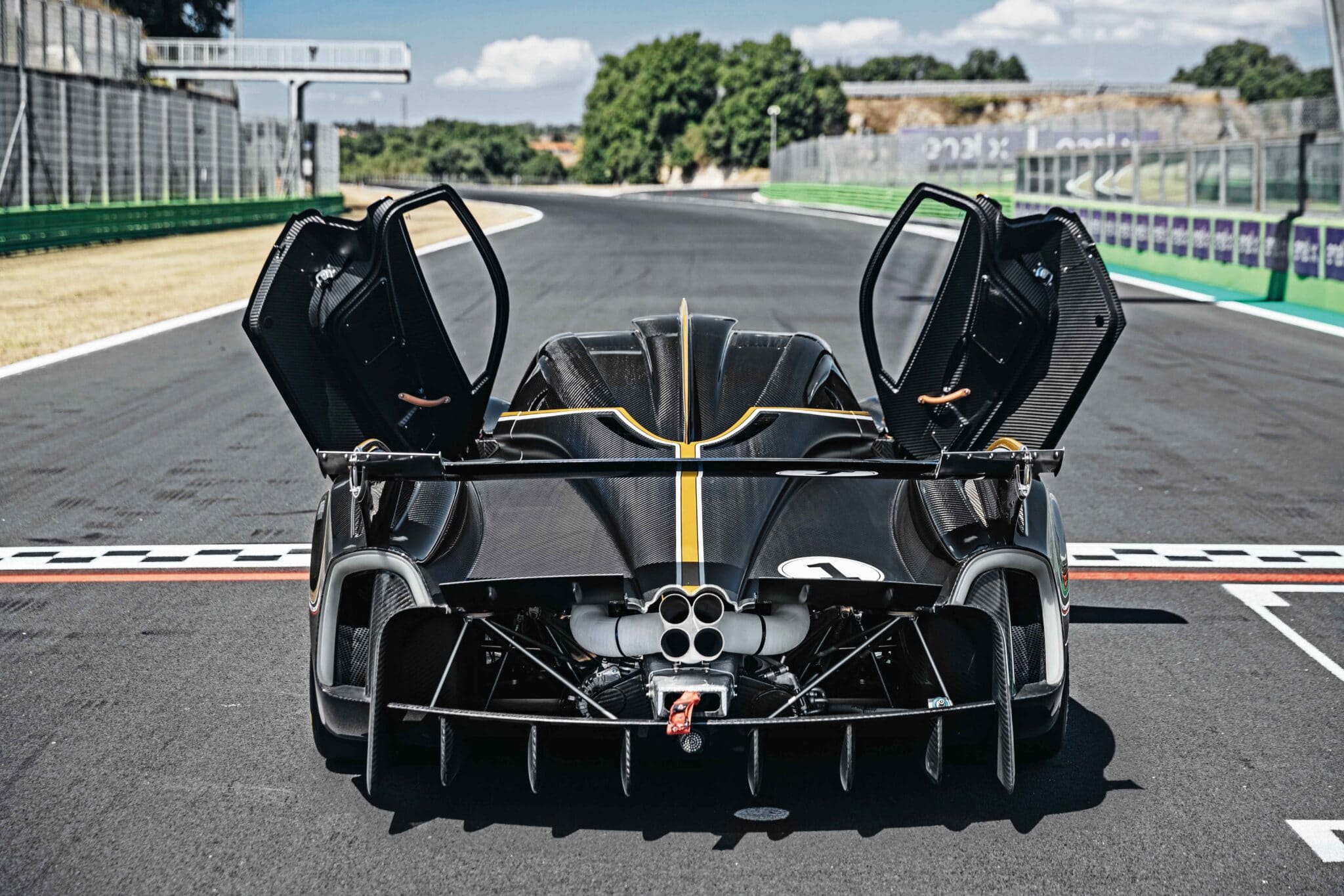 Pagani Huayra R al circuito di Imola - Crediti foto: ufficio stampa Pagani