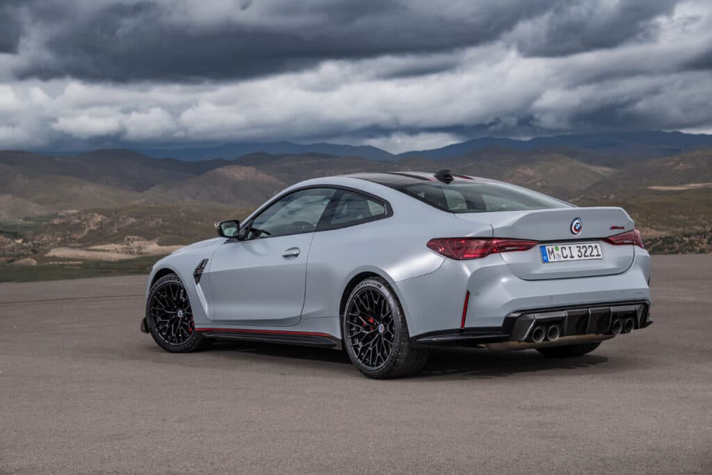 BMW M4 CSL, nata per aggredire i cordoli