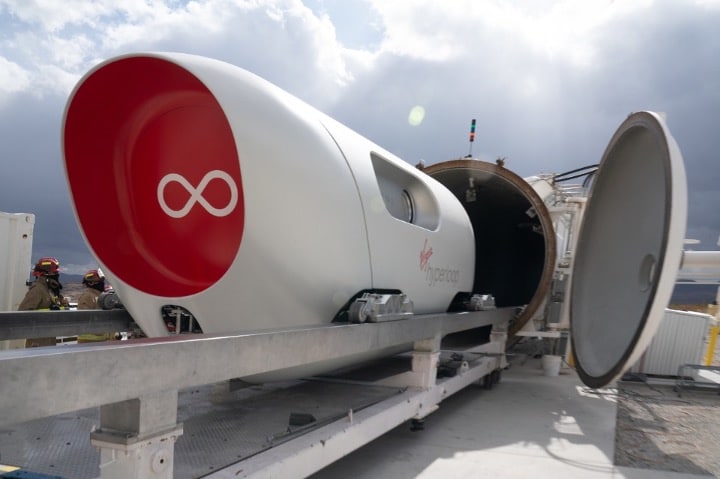 Il prototipo della capsula Pegasus impegnata nei test a grandezza dal vero in Nevada per conto di Virgin Hyperloop One. Credits: Virginhyperloop
