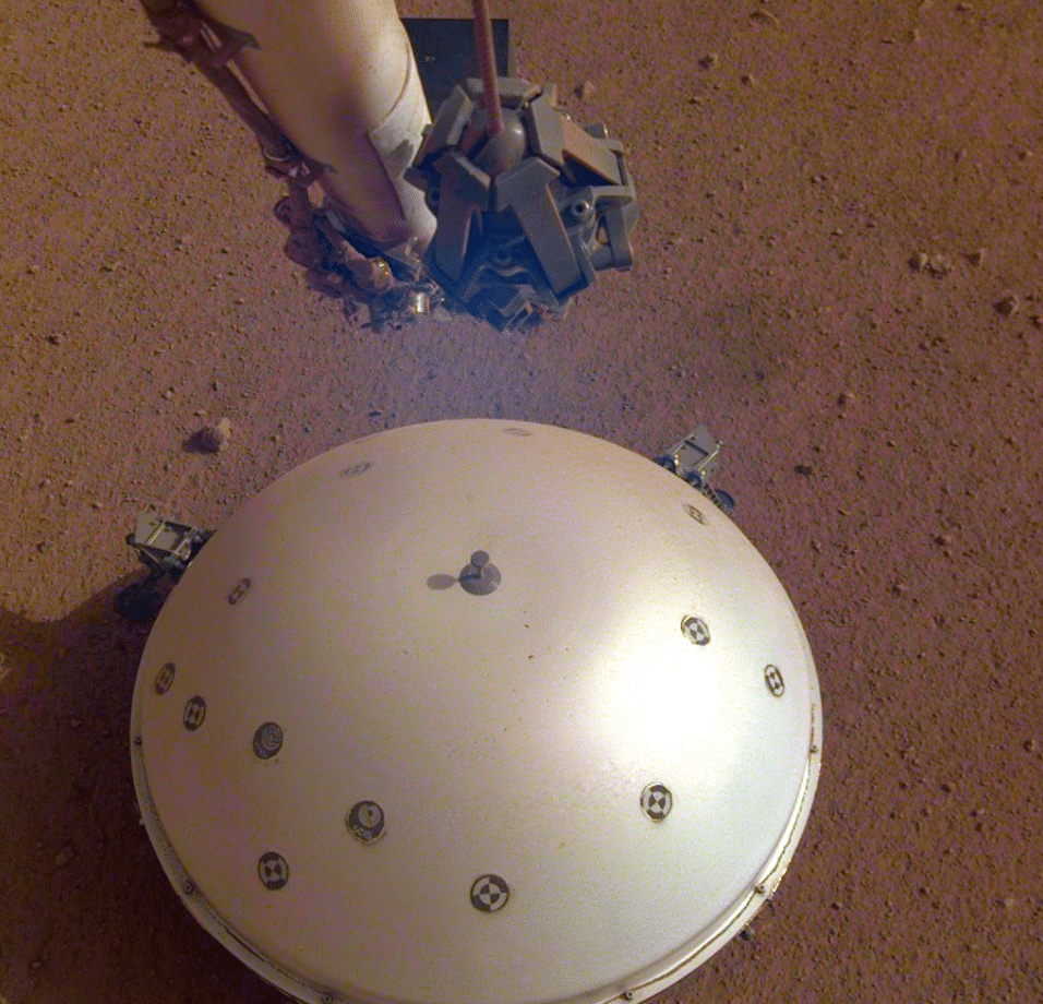 Seismic Experiment for Interior Structure (SEIS), il sismografo posizionato su Marte dalla sonda robotizzata InSight misura terremoti Credits NASA/JPL-Caltech