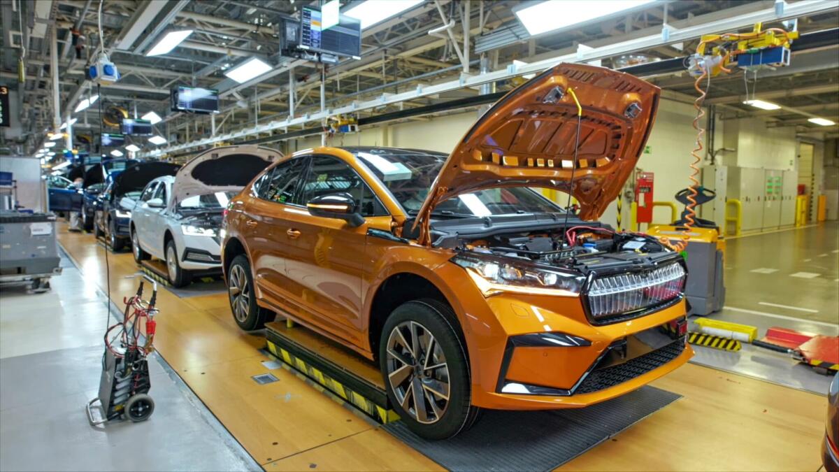 Come nasce un'auto elettrica? Ce lo spiega Skoda - 