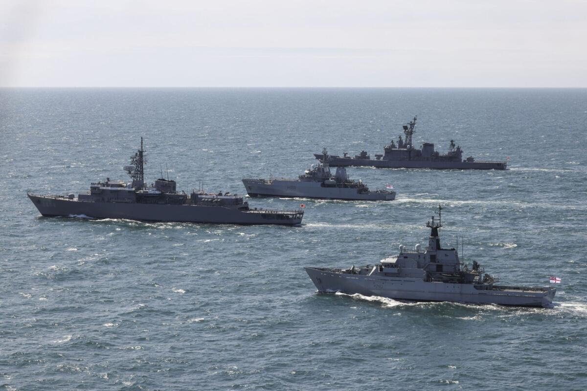 Royal Navy e Kaijō Jieitai insieme nel canale della Manica - Pictured front to rear: HMS Mersey, JS Kashima, HMS Enterprise and JS Shimikaze practice close formation sailing in the English Channel.

FORMATION SAILING EXERCISE

On Monday 20th June 2022, Off Shore Patrol Vessel HMS Mersey, and Hydrographic ship 