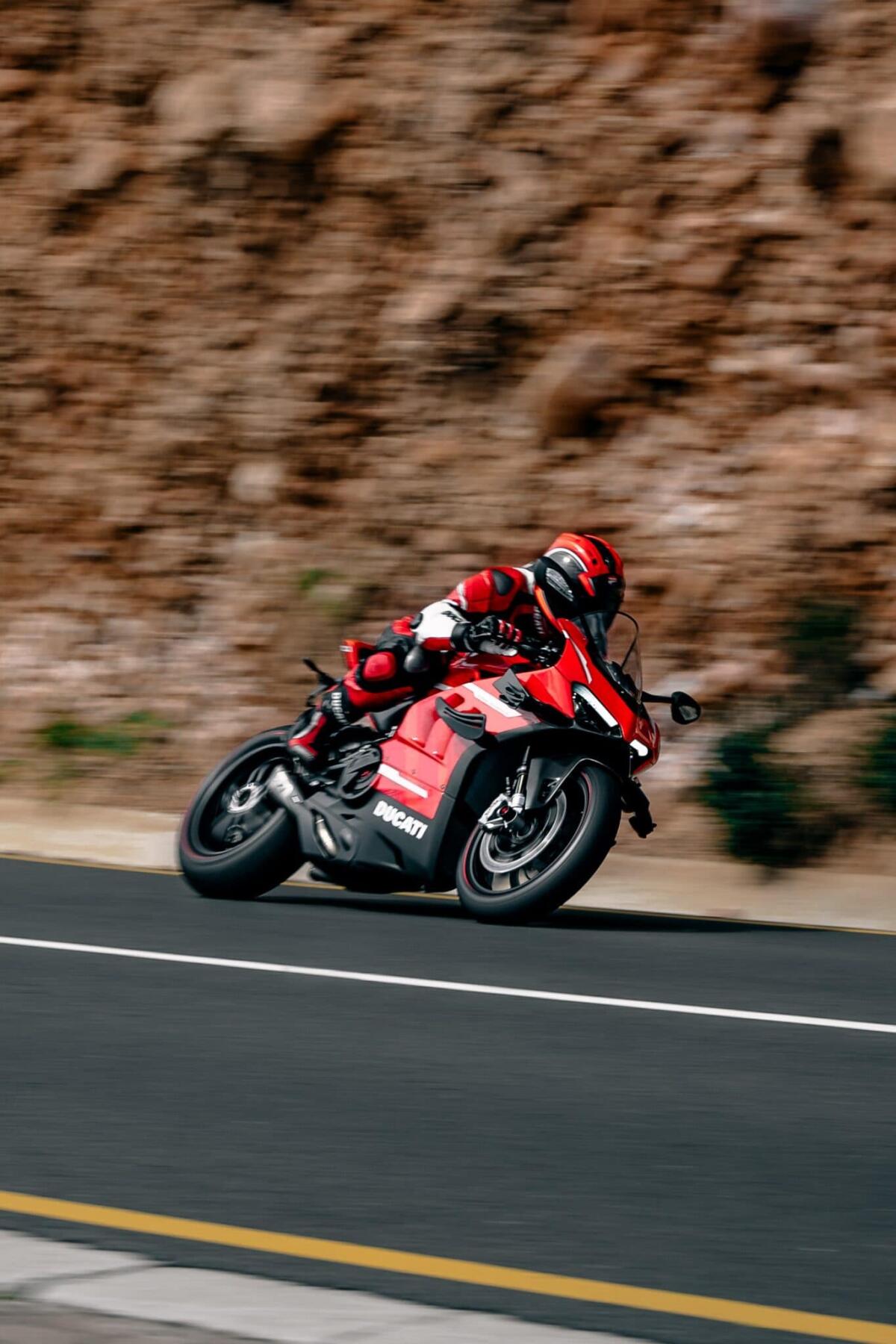 Adesivi moto Ducati: un dettaglio meritevole d'attenzione - 