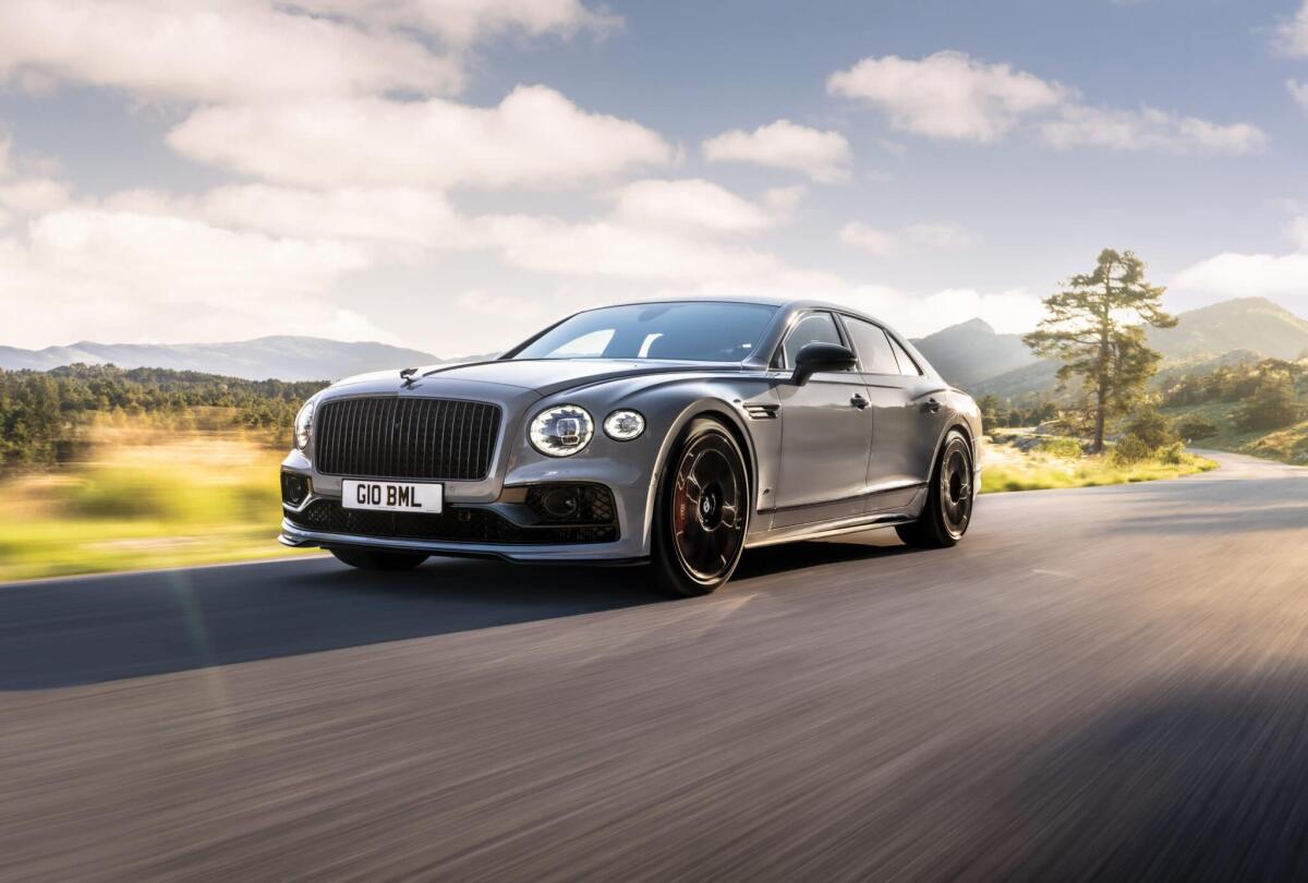 Bentley Flying Spur S: disponibile in versione V6 ibrido e V8 - Bentley Flying Spur S: disponibile in versione V6 ibrido e V8