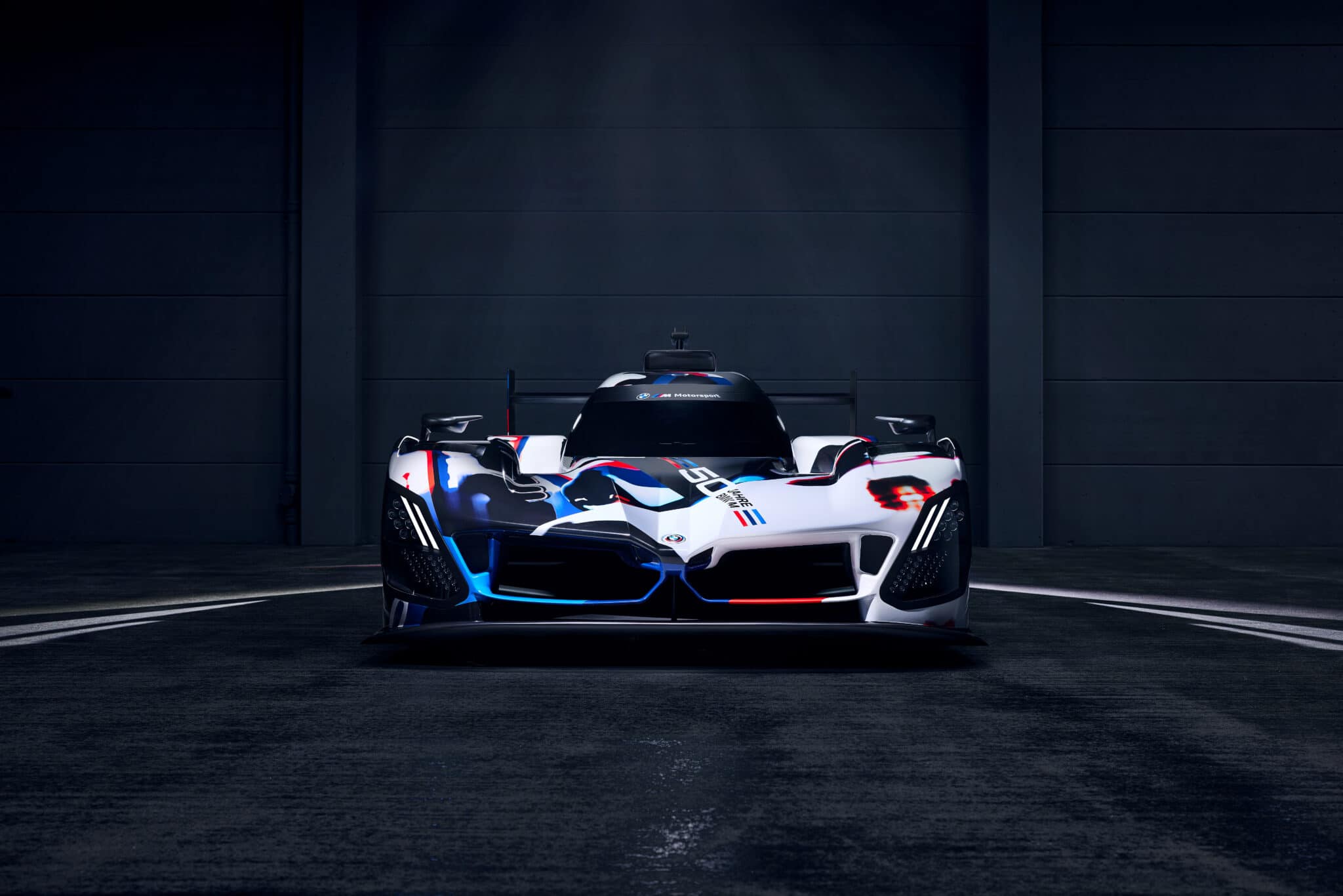 Svelata la nuova hypercar BMW M Hybrid V8