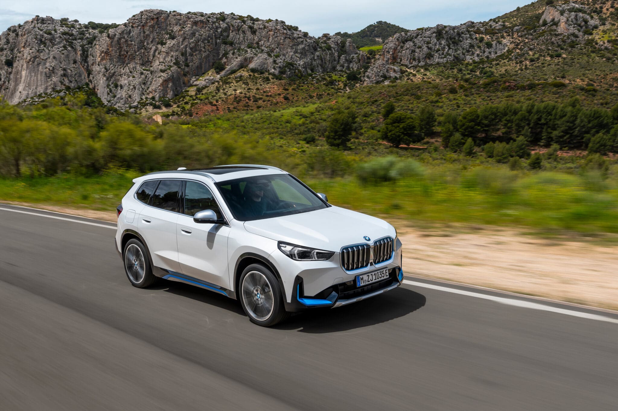 Nuova BMW X1: oltre ai motori endotermici, ecco anche la iX1 elettrica