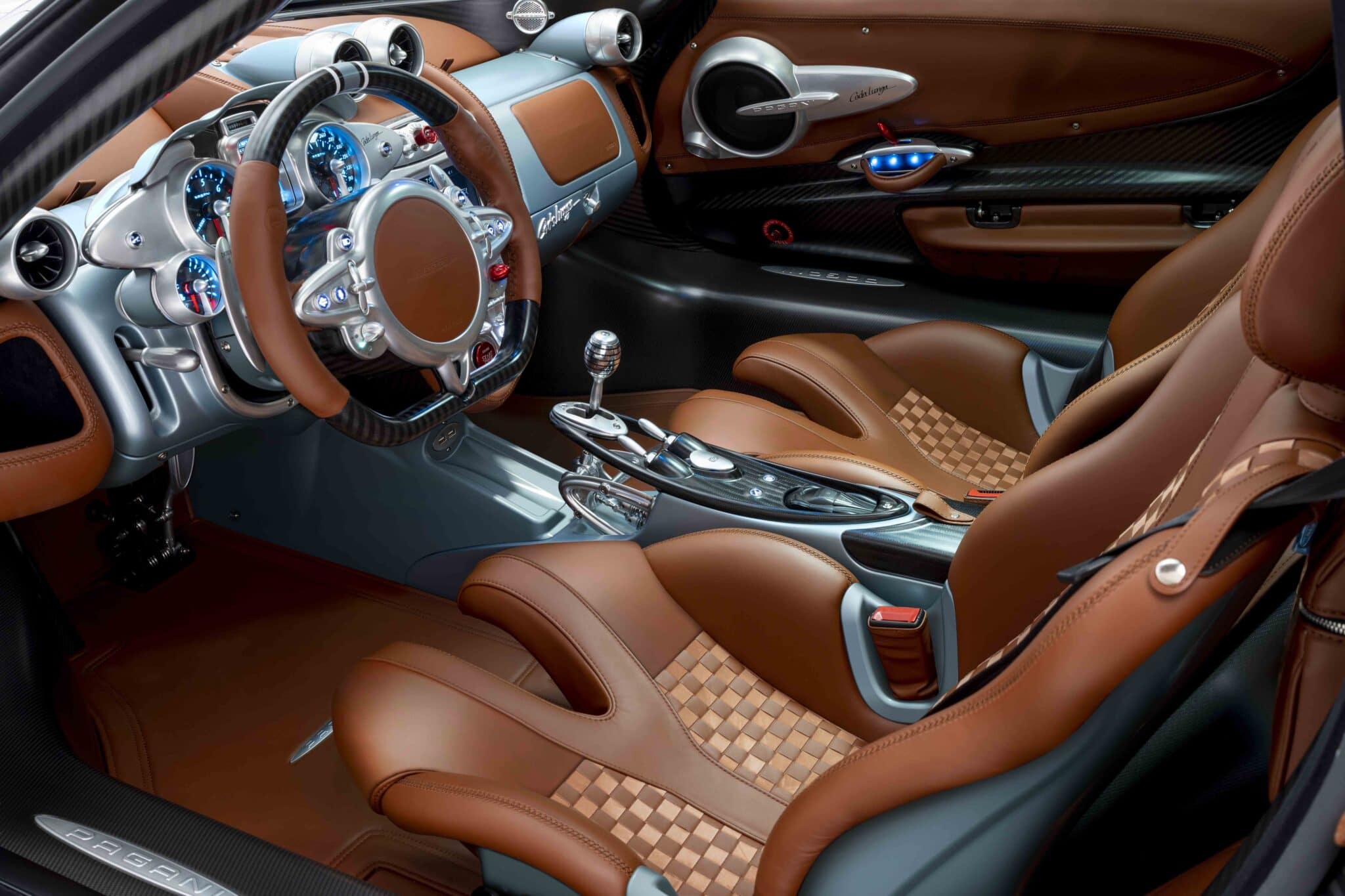 Interni della Pagani Huayra Codalunga