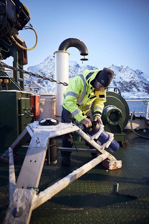 Nortek’s field engineer Tom Christian Ambrosius Mortensen leaned on his extensive experience with deploying ADCPs to make the deployment possible in this extreme ocean environment. (photo: Nortek)