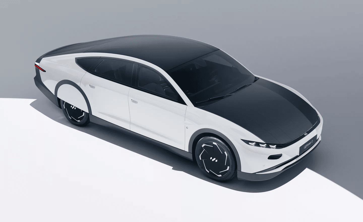 Comincia la produzione dell'auto solare
