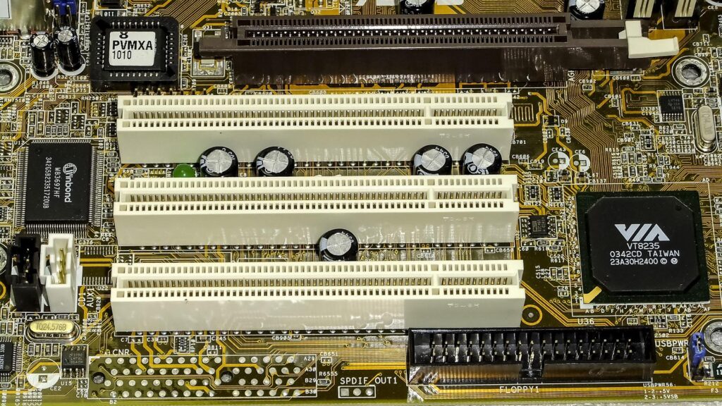 Annunciato lo standard PCI Express 7.0: arriverà nel 2025