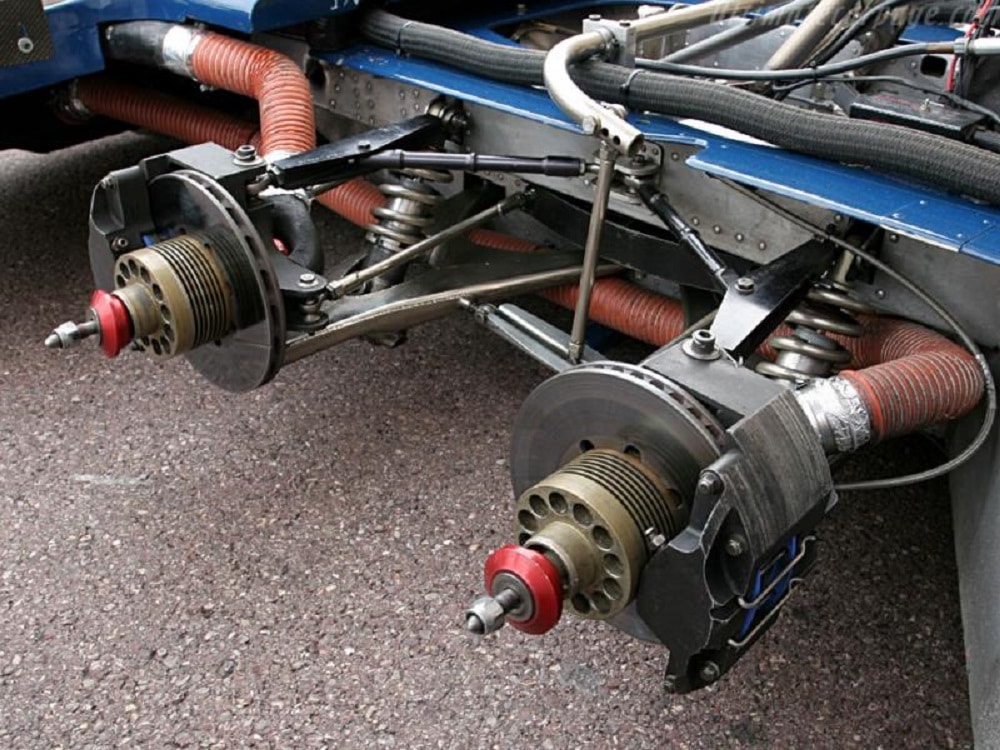 I freni anteriori della P34