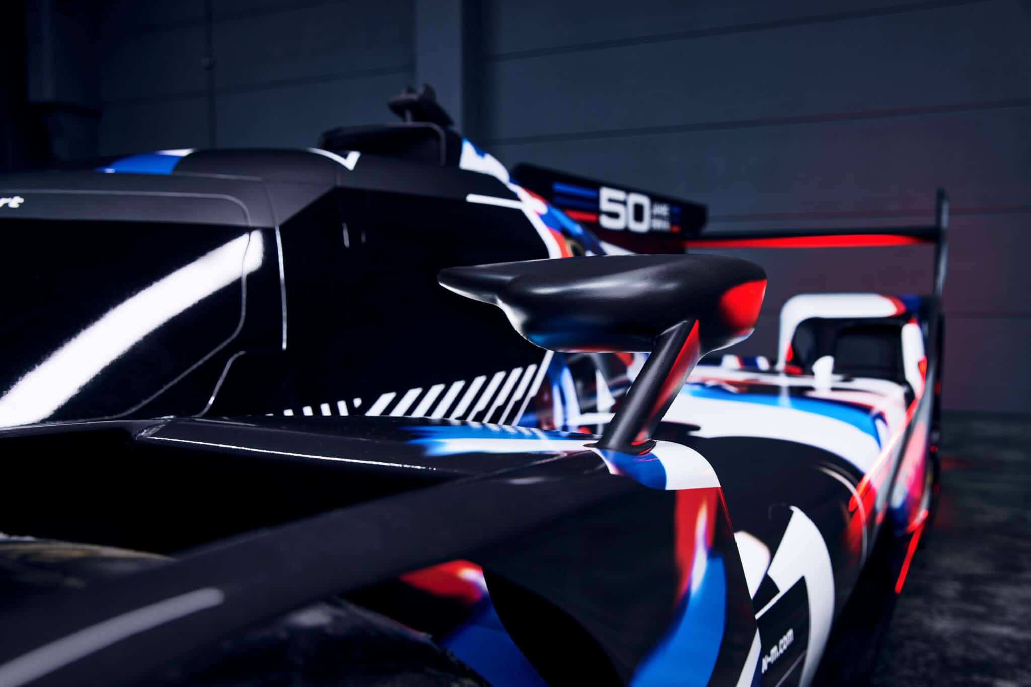 Svelata la nuova hypercar BMW M Hybrid V8