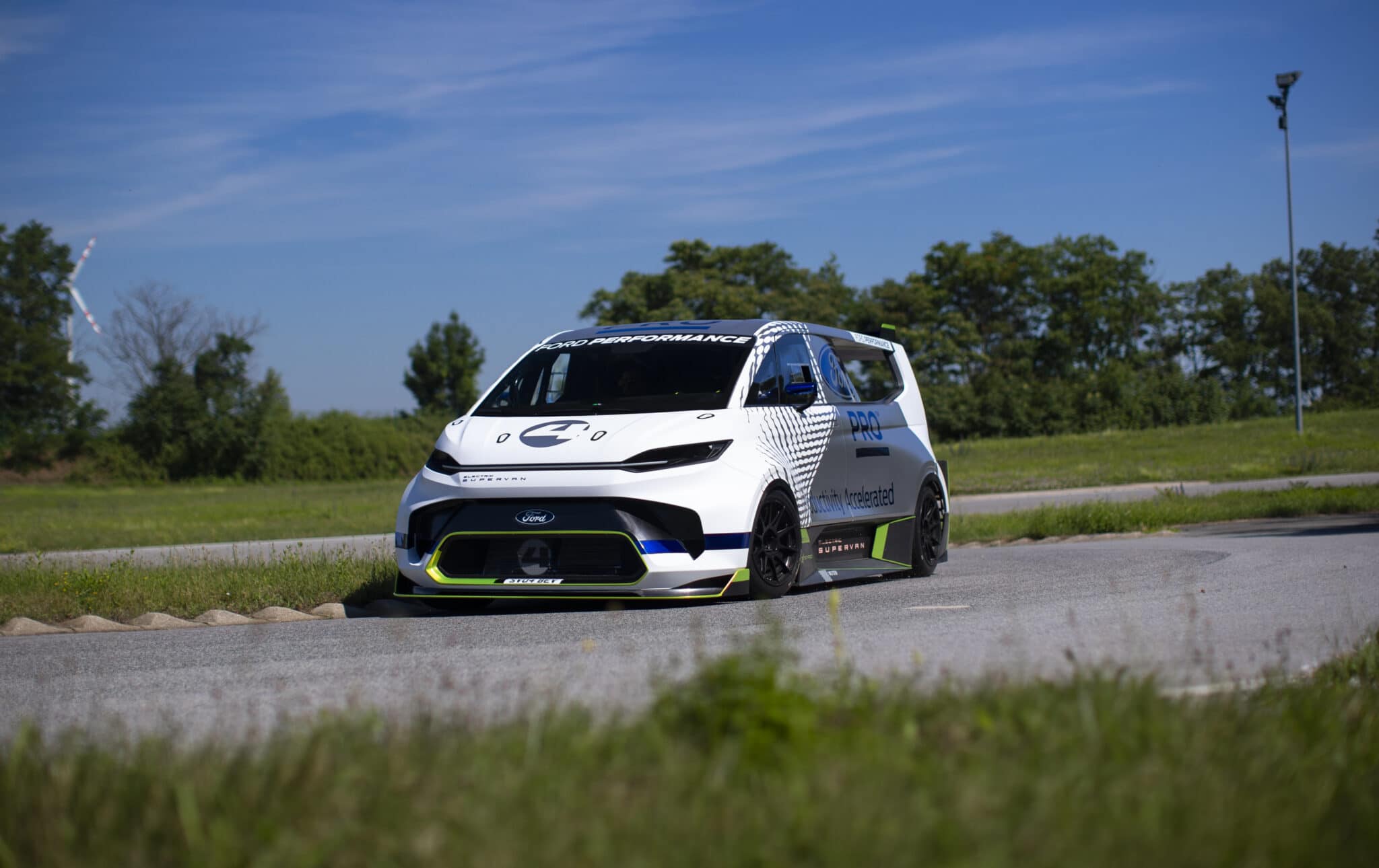 Ford Pro Electric Supervan - Crediti foto: ufficio stampa Ford