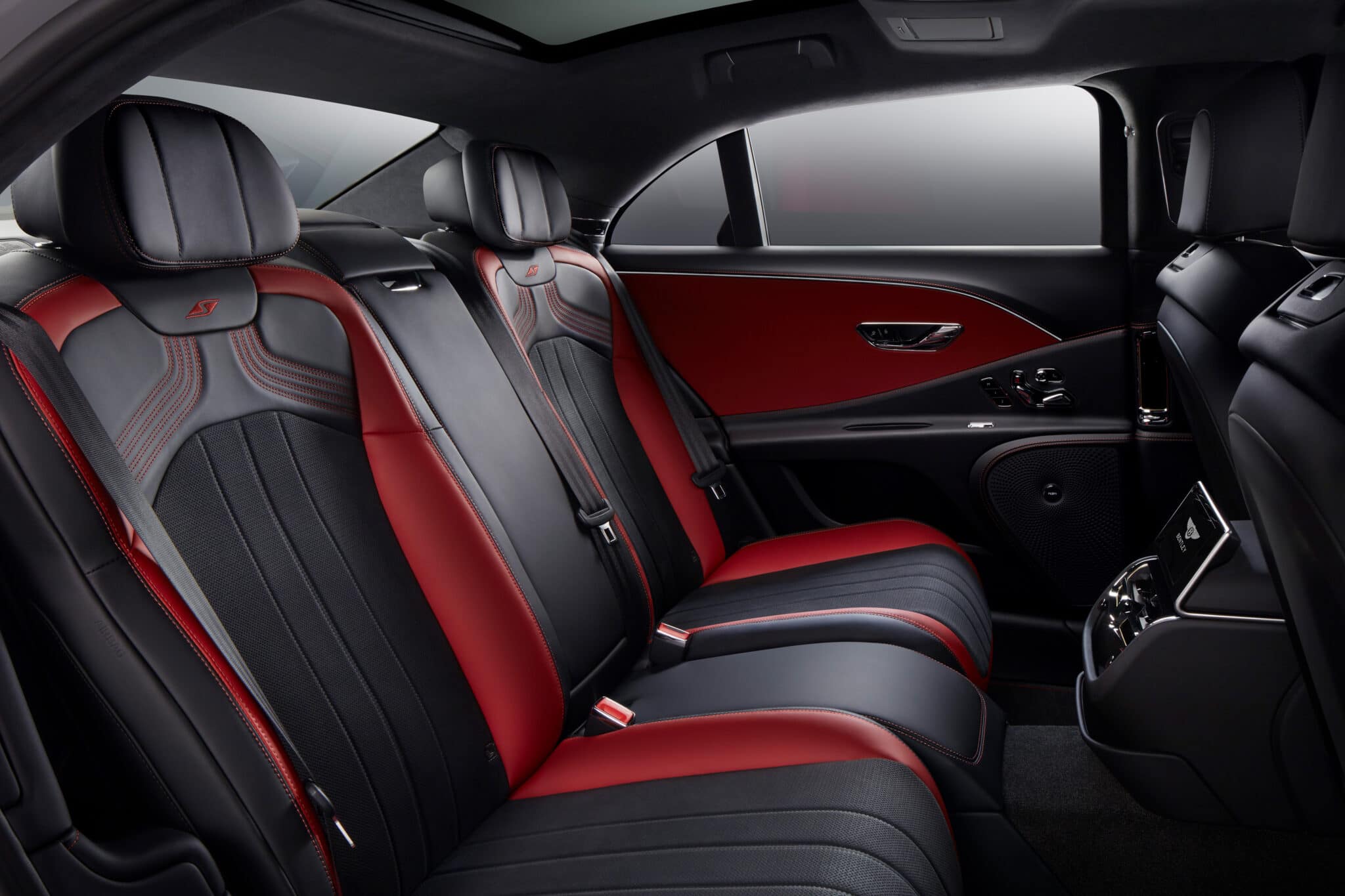Bentley Flying Spur S: disponibile in versione V6 ibrido e V8