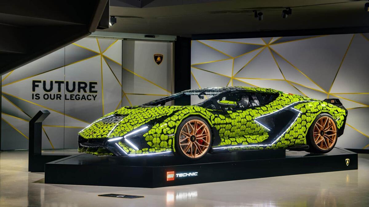 Lamborghini Sian FKP 37 arriva in versione LEGO in scala 1:1 - 