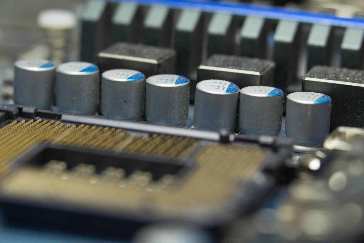 Un nuovo tool permette la decodifica del microcodice Intel - 