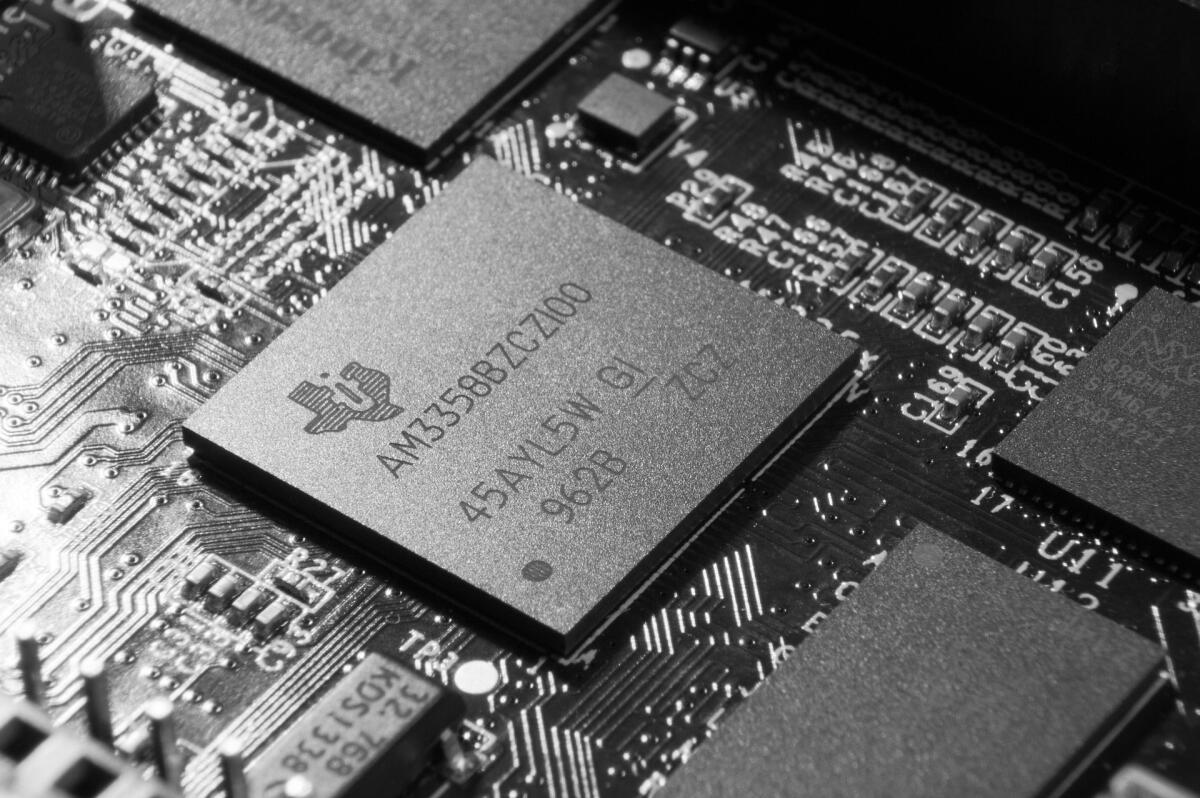 Cosa c'è di meglio del silicio per l'elettronica? Il MIT suggerisce l'arseniuro di boro cubico - 