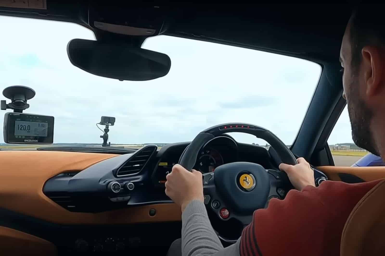 Scott Mansell alla guida della Ferrari 488 Pista nel tentativo di battere il Launch Control della supercar italiana