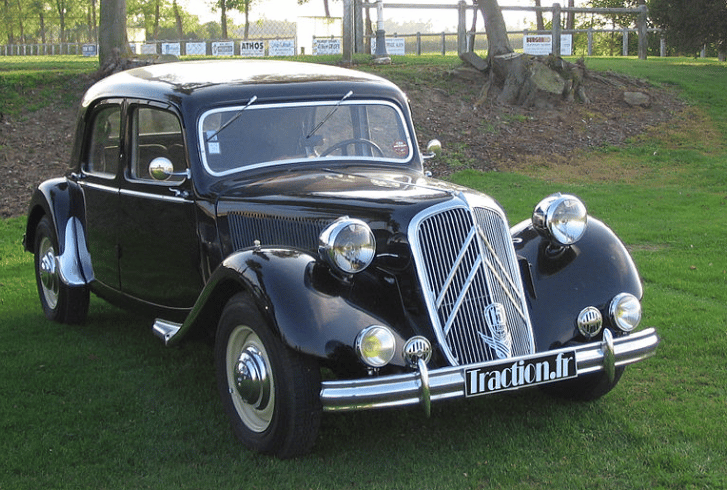 La Citroen Traction Avant, una delle prime vetture a trazione anteriore. Source: wikimedia