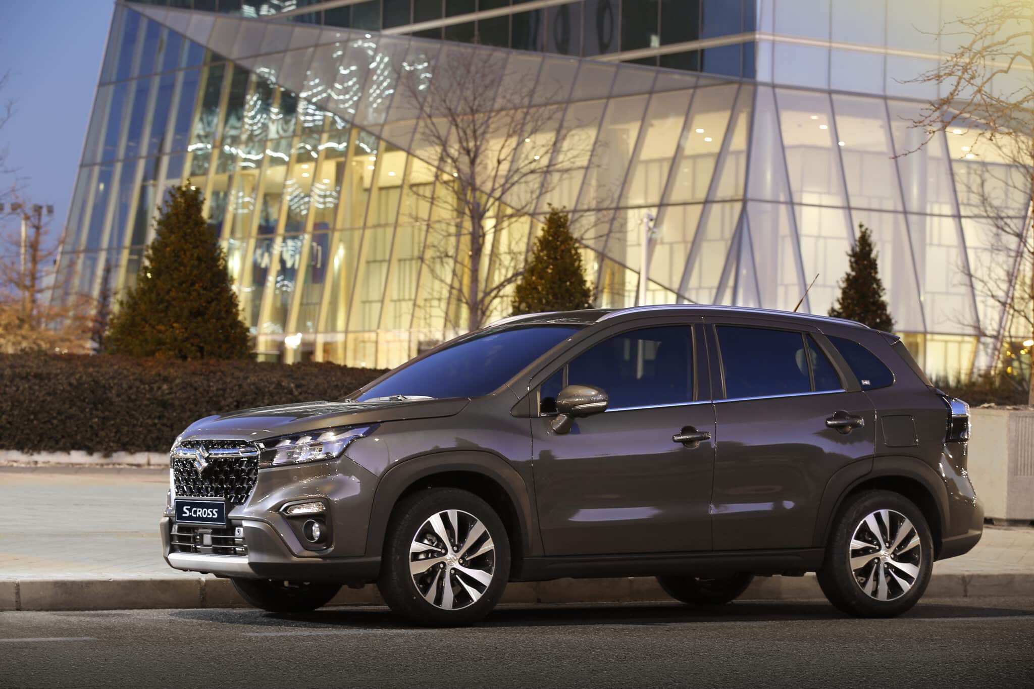 Suzuki S-Cross Hybrid - Crediti foto: Suzuki