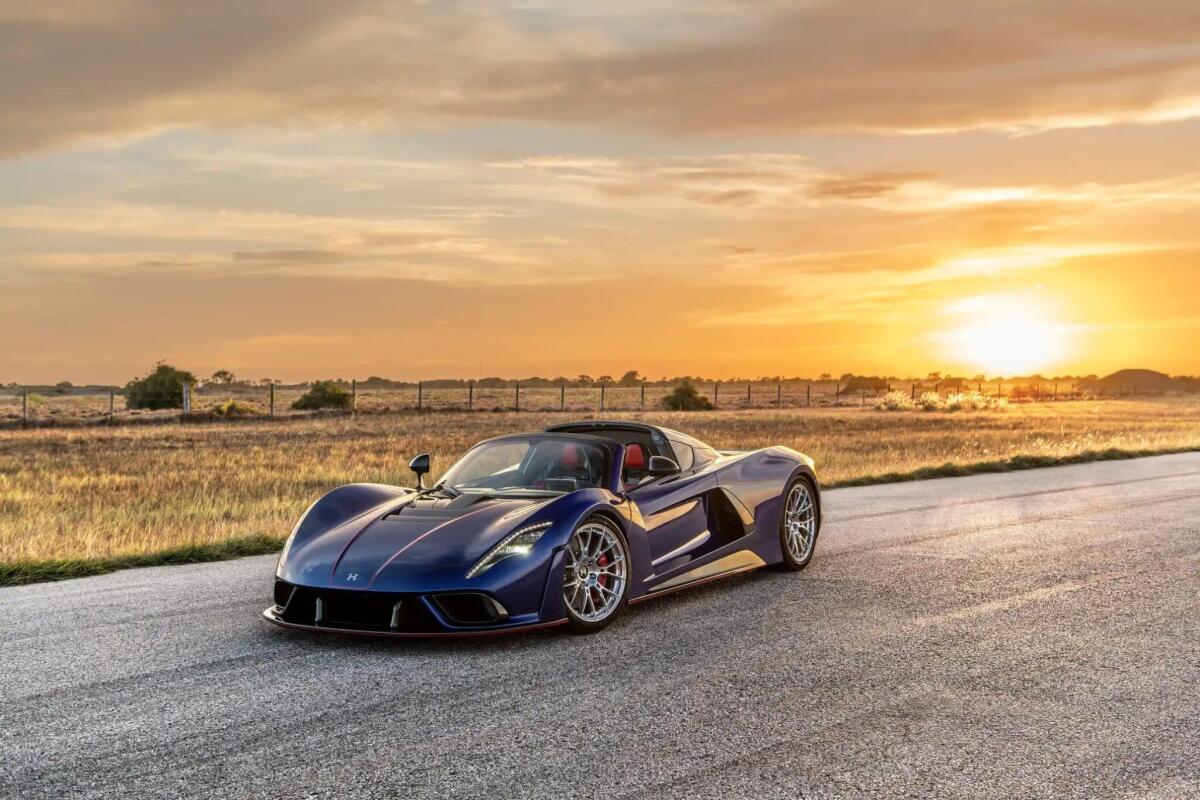 Hennessey Venom F5 Roadster: la hypercar decappottabile che supera i 480 km/h - 