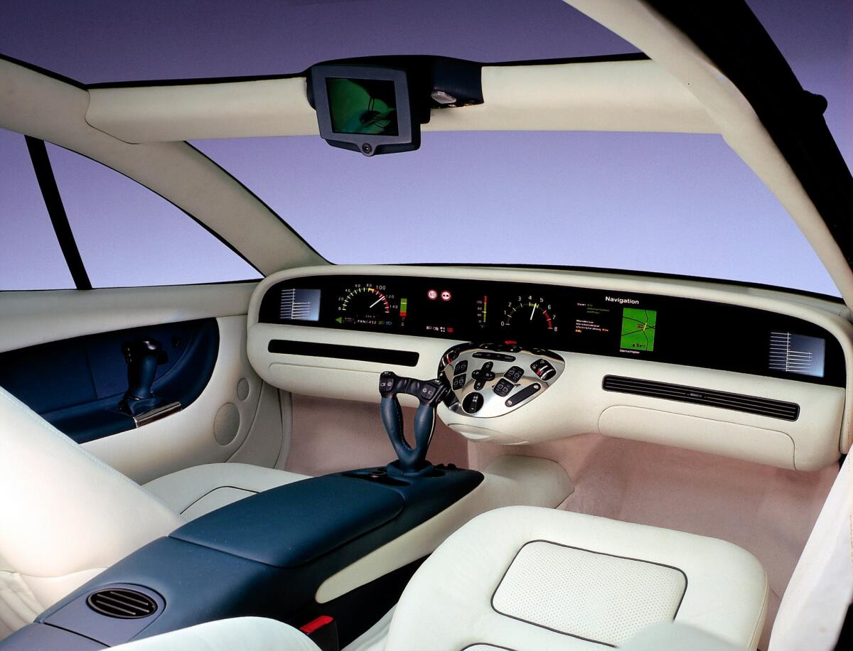 Mercedes F200 Concept del 1996: l'auto che si guida con il joystick (VIDEO) - Mercedes F200 Concept del 1996: l'auto che si guida con il joystick (VIDEO)