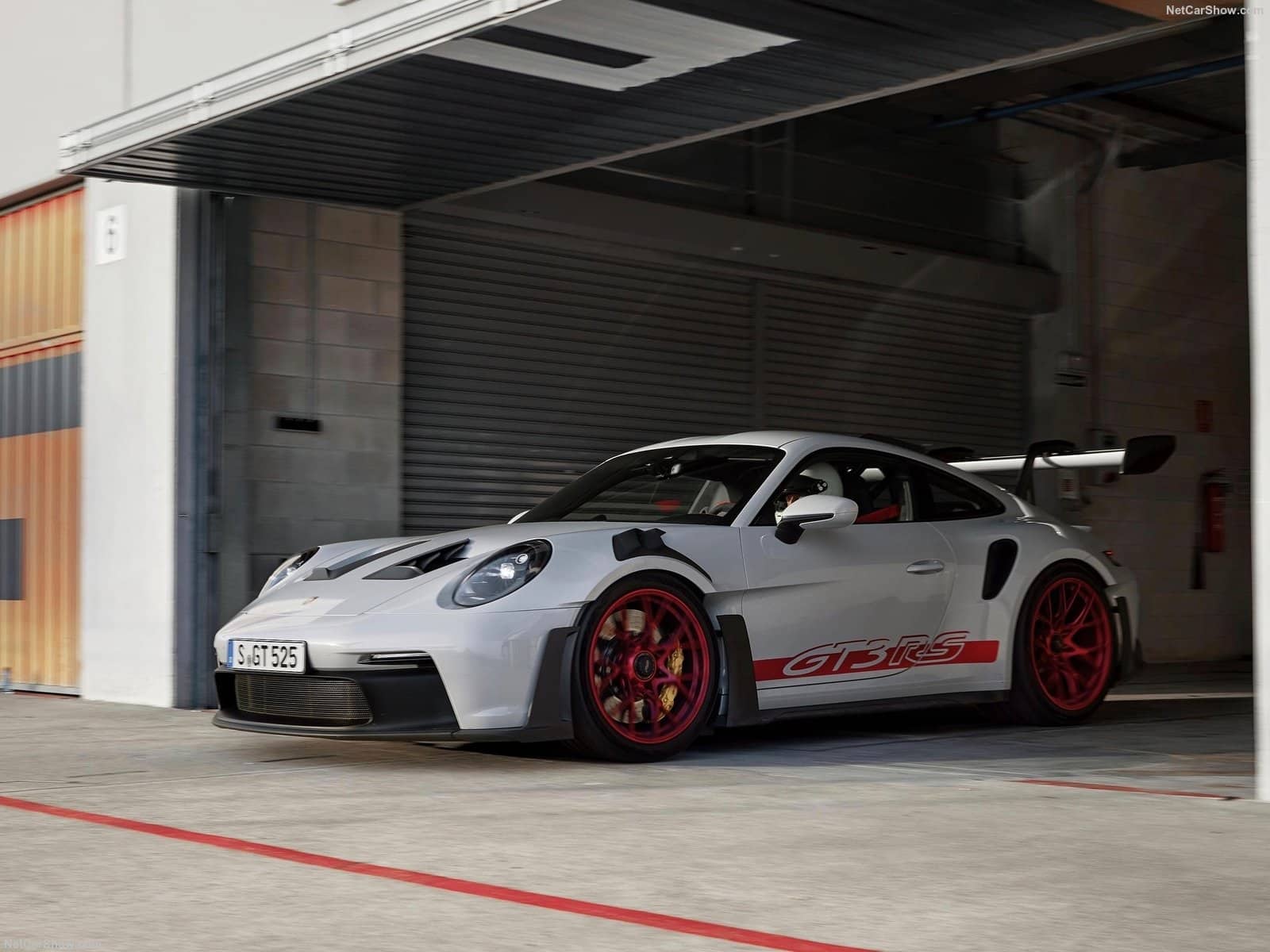 Nuova Porsche 911 GT3 RS: la quintessenza della sportività