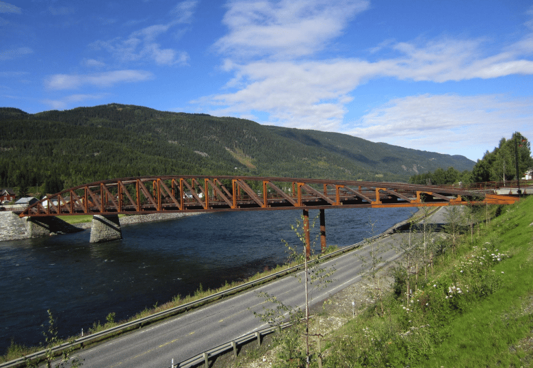 La struttura moderna del ponte Tretten sul fiume Laagen, crollata pochi giorni fa (fonte: https://intrans.iastate.edu/)