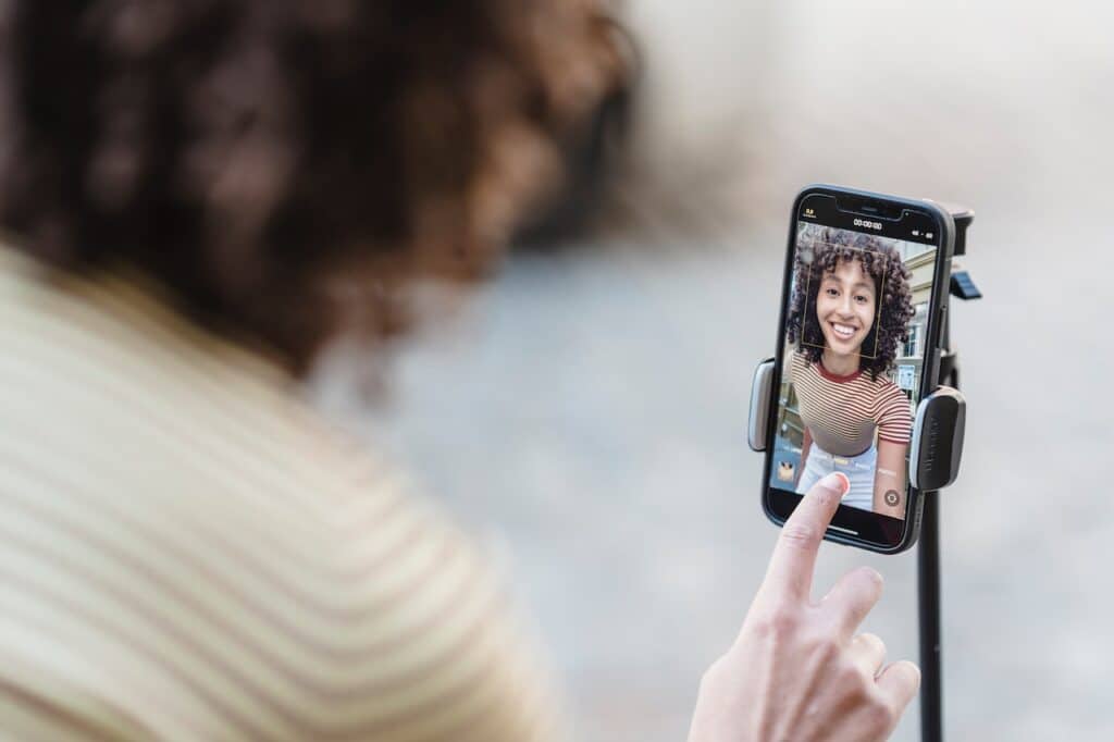 BeReal, il social senza filtri che ha conquistato i giovani