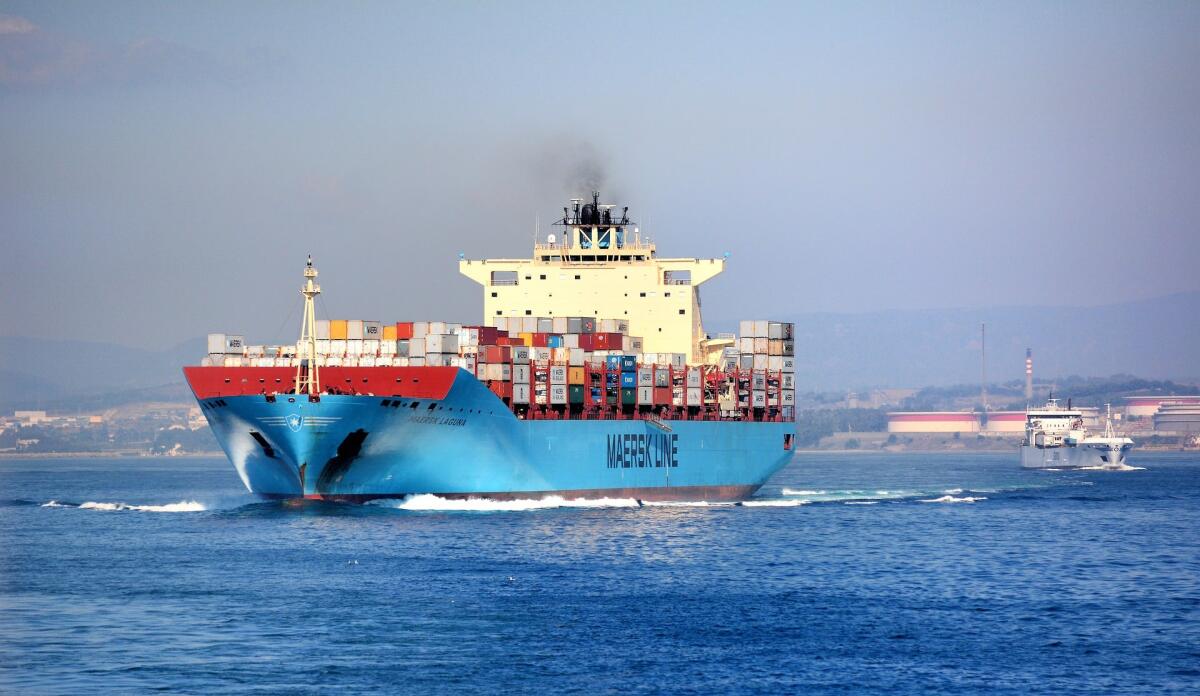 Come funziona il sistema di trasporti via mare e delle rotte commerciali? - 
